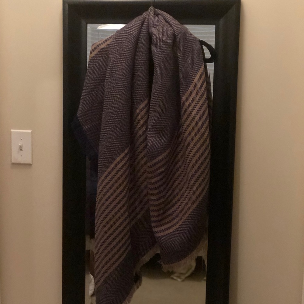 Brand new Empire South blanket scarf